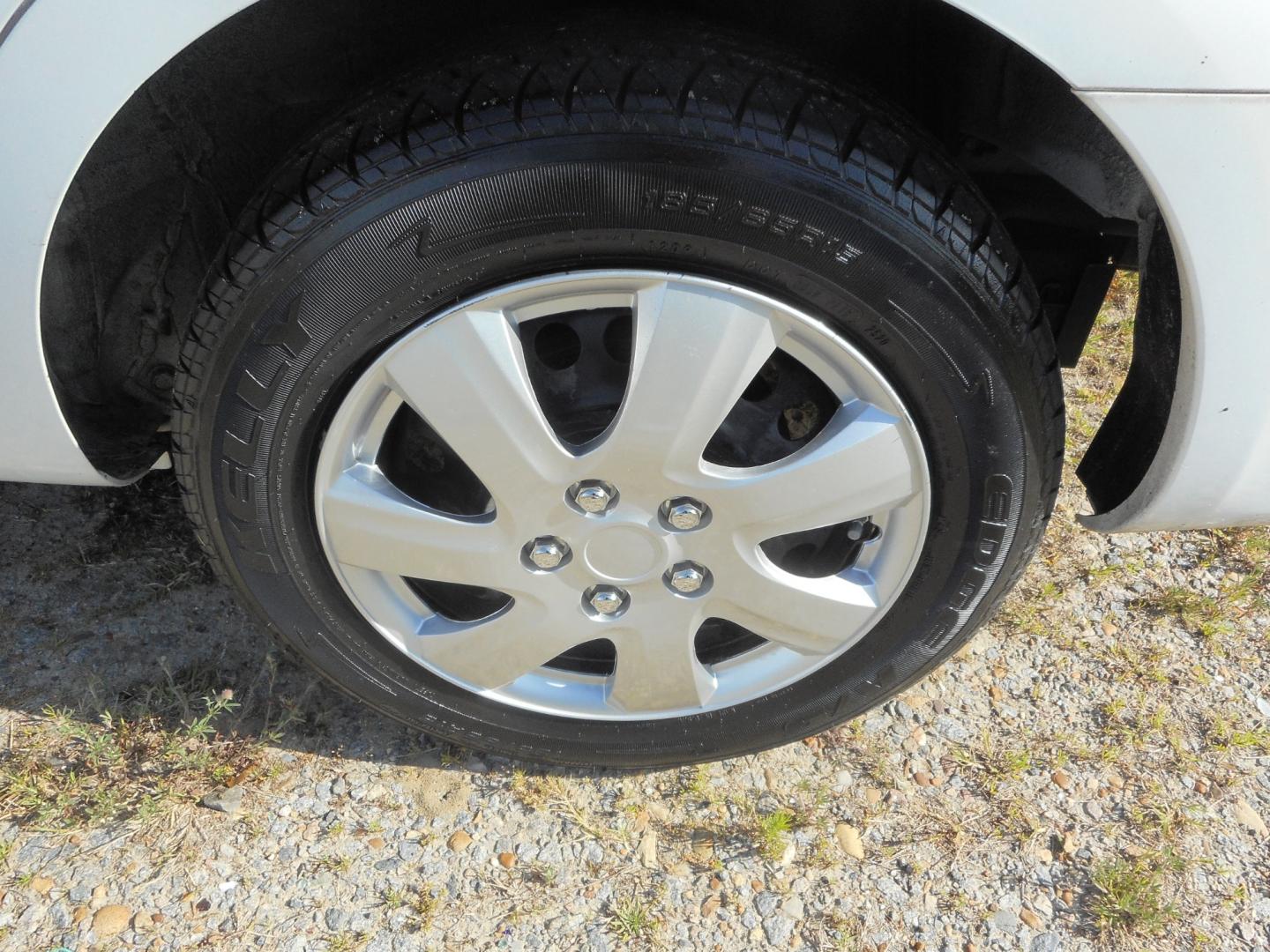 2016 White Nissan Versa (3N1CN7AP9GL) , located at 2553 Airline Blvd, Portsmouth, VA, 23701, (757) 488-8331, 36.813889, -76.357597 - Photo#8